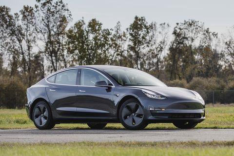 Tesla Model 3 có thể trở thành chiếc xe điện bán chạy nhất lịch sử
